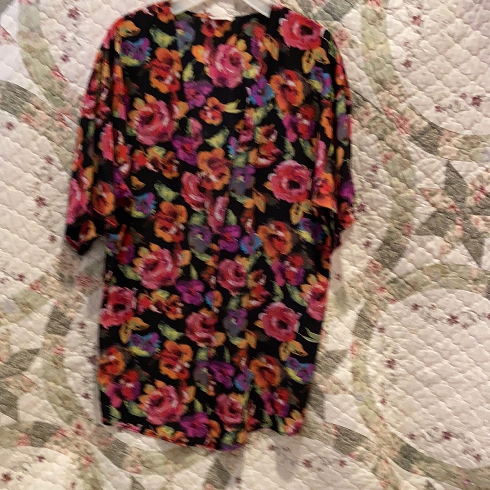 Poetry kimono size small black floral